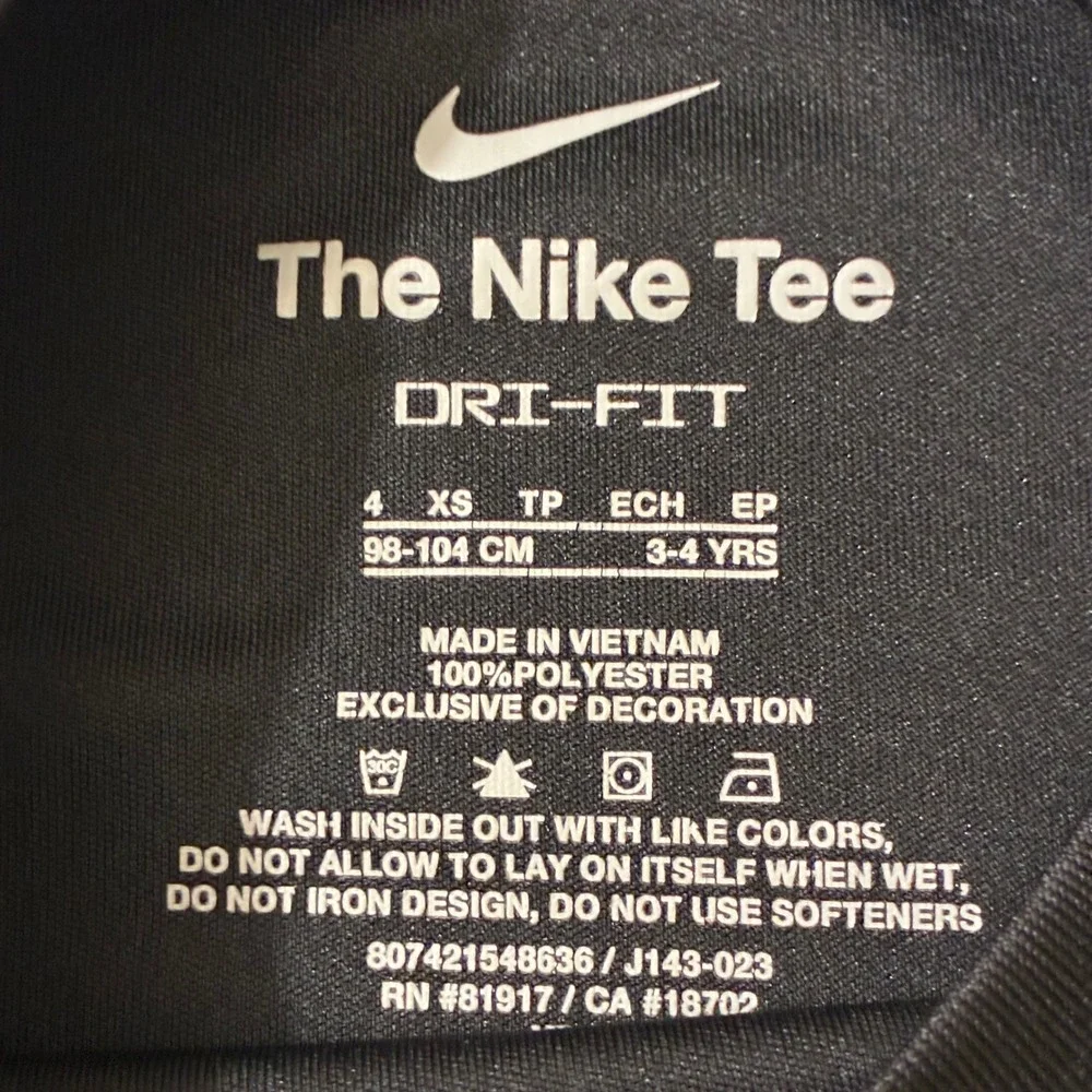 Nike Boys Dri-FIT Graphic Swoosh‎ Tee Black Red Size 4 XS 807421-548636